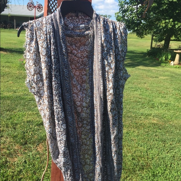 American Eagle Kimono Floral Print - Picture 2 of 3